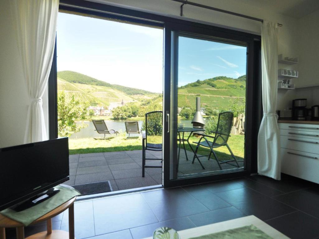 Ferienwohnung Am Moselufer Zell an der Mosel Exterior photo