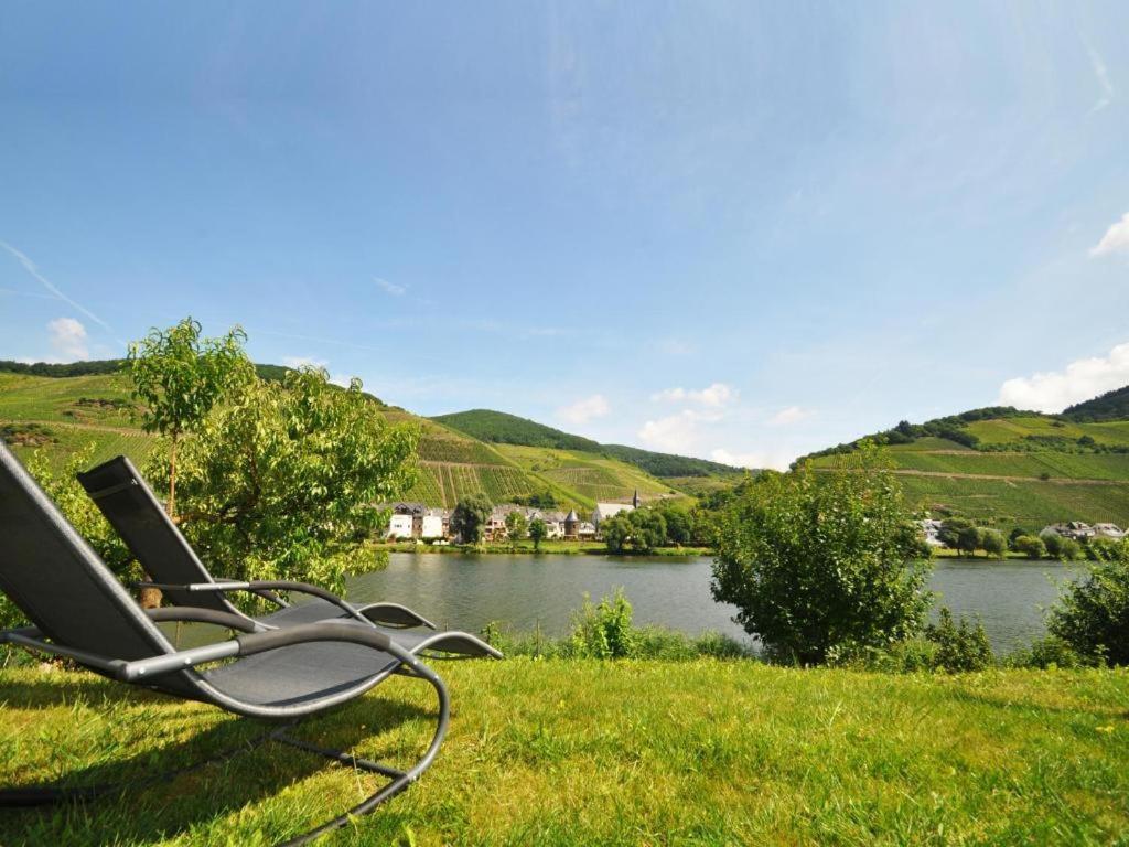 Ferienwohnung Am Moselufer Zell an der Mosel Exterior photo