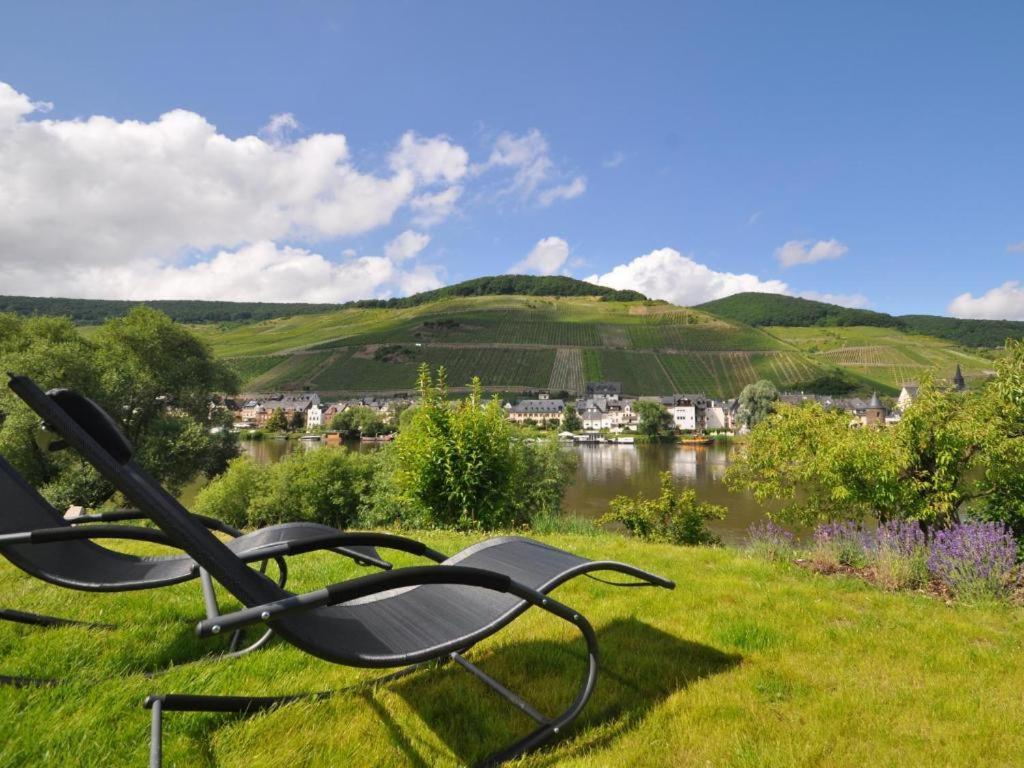 Ferienwohnung Am Moselufer Zell an der Mosel Exterior photo