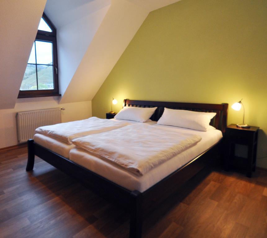 Ferienwohnung Am Moselufer Zell an der Mosel Exterior photo